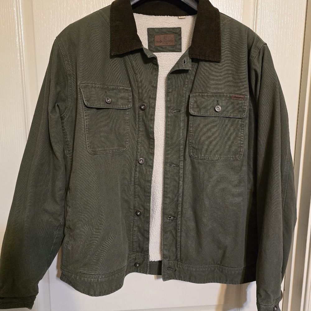 Men's Green Sherpa-Lined Jacket with Dark BrownCollar